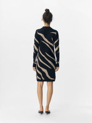 Object jurk  23040957-177981040 4