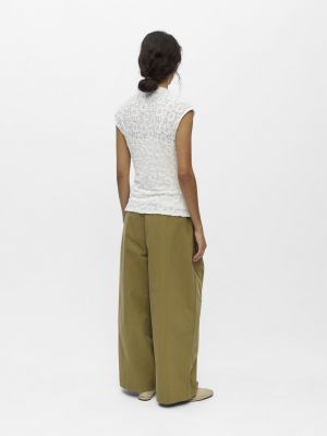 Object top  23049458-230475