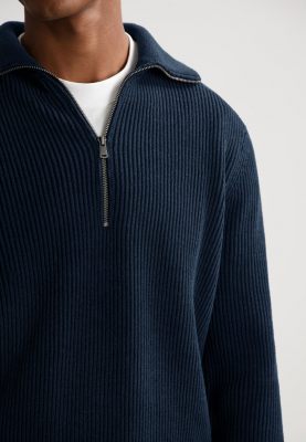 Dstrezzed polo  405708-AW25-649 3